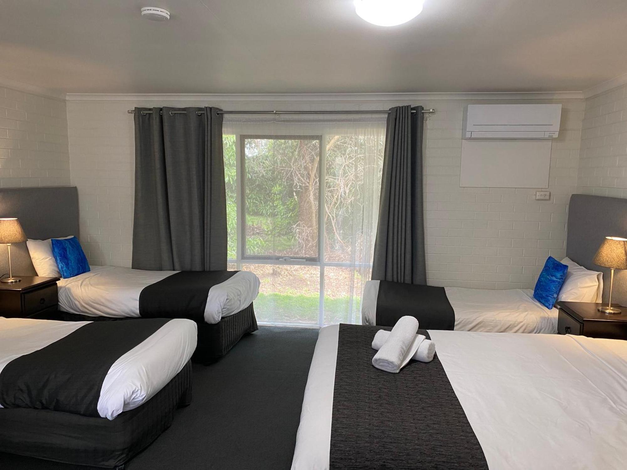 Frankston Motel Bagian luar foto